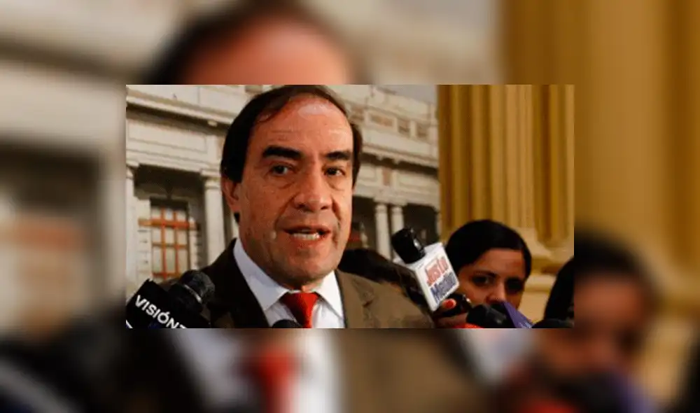 Yonhy Lescano calificó de “traición” el proyecto que exonera de tributos a aerolíneas Yonhy Lescano calificó de “traición” el proyecto que exonera de tributos a aerolíneas