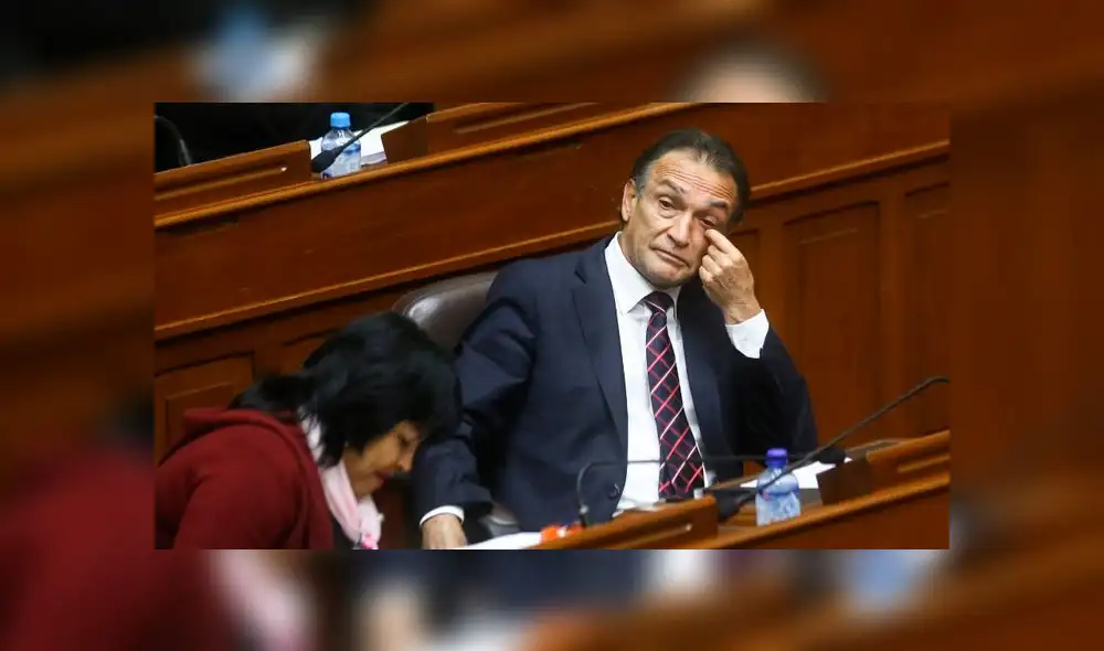 Presentaron denuncia constitucional contra Becerril tras audios