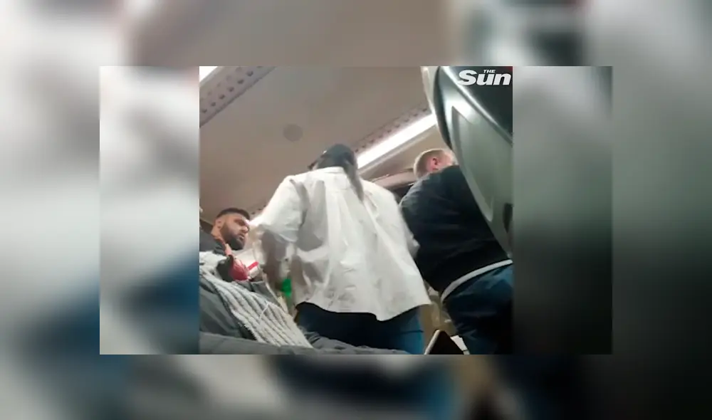 No le ceden el asiento y mujer protagoniza acalorada discusión con pasajeros dentro de un tren [VIDEO]