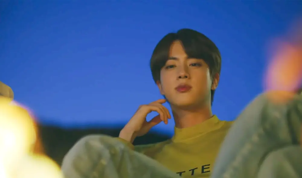Desliza para ver más fotos de Jin de BTS. Foto: Big Hit