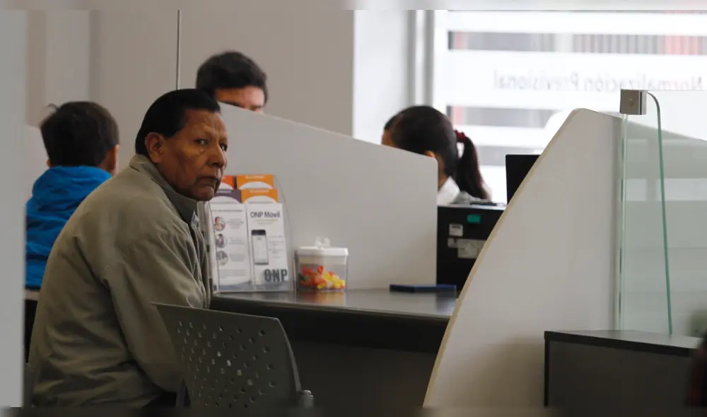 Asociación de AFP plantea reducir las comisiones a adultos mayores