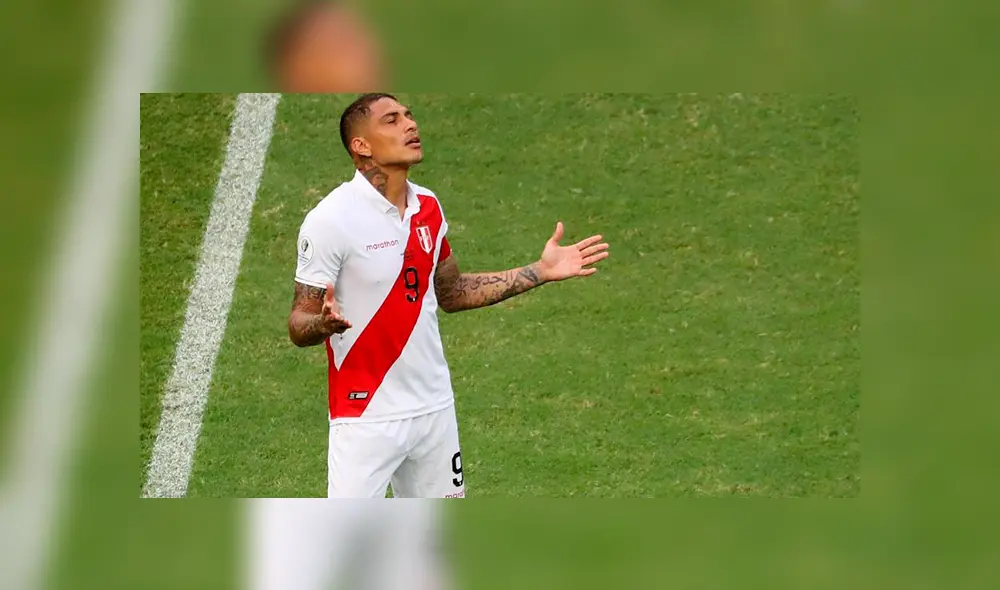 Paolo Guerrero está en el centro de una disputa entre su club y la selección peruana. Créditos: AFP