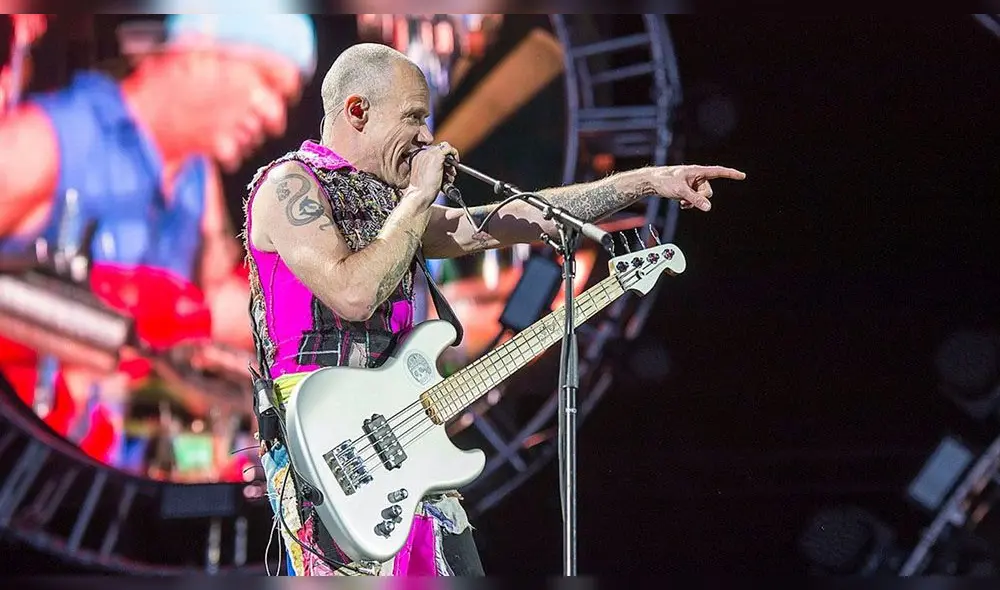 Flea se manifiesta y envía apoyo a chilenos tras protestas Flea se manifiesta y envía apoyo a chilenos tras protestas