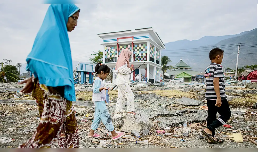 Niños viven aterrorizados por terremoto en Indonesia