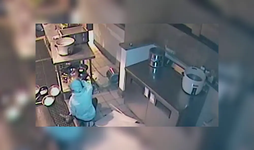 Roban un local e intentan escapar por el techo: se tropiezan y sufren aparatosa caída [VIDEO]