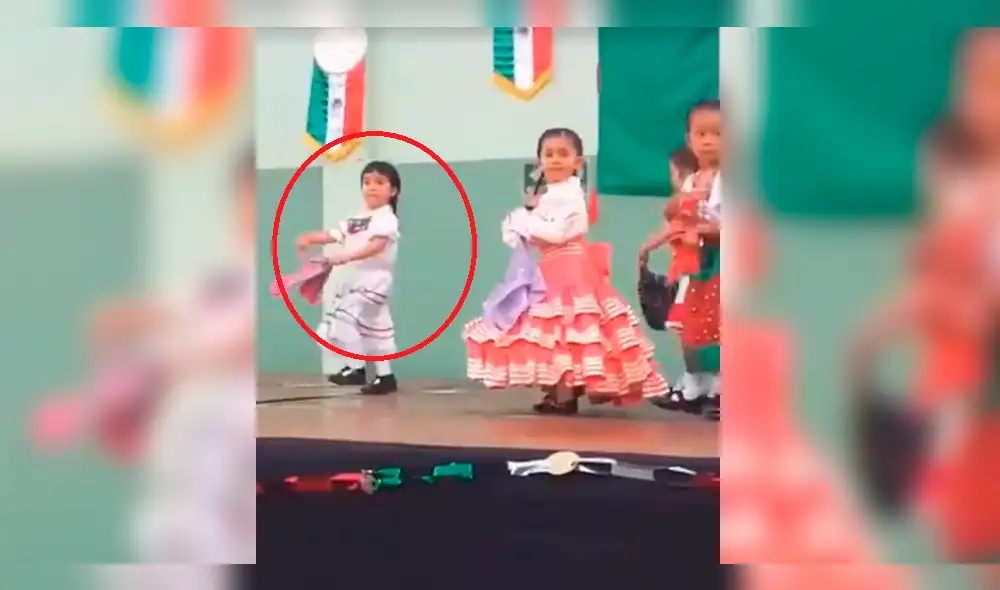 Facebook viral: niña comete terrible 'blooper' en plena actuación escolar [VIDEO]