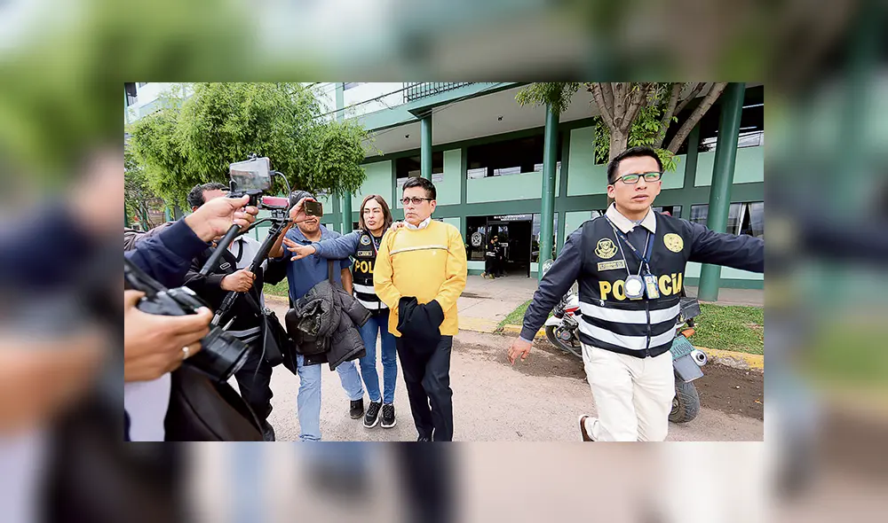 Caen 16 policías por actuar bajo las órdenes de narcos