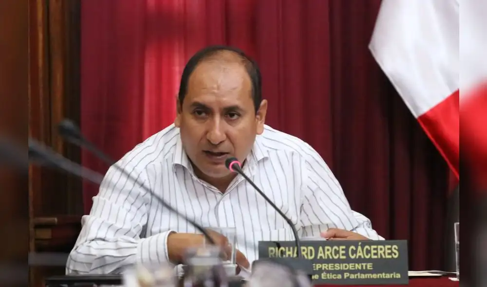 Glave desconoce decisión de Arana de retirar a Richard Arce de Ética
