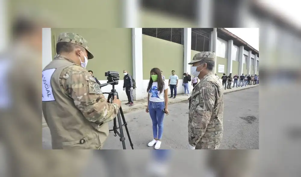 Reservistas llegan a la Escuela Militar de Chorrillos para unirse a filas del Ejército Reservistas llegan a la Escuela Militar de Chorrillos para unirse a filas del Ejército