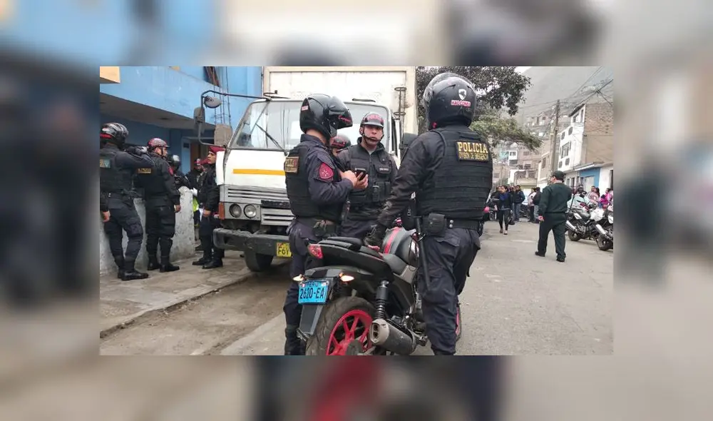 Comas: Policía Nacional y serenos recuperan instrumentos musicales robados de un concierto Comas: Policía Nacional y serenos recuperan instrumentos musicales robados de un concierto