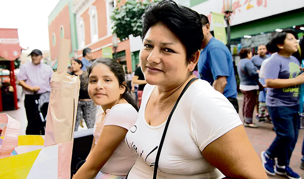 Gastos. Ernestina gastó además S/ 800 en útiles escolares. Gastos. Ernestina gastó además S/ 800 en útiles escolares.