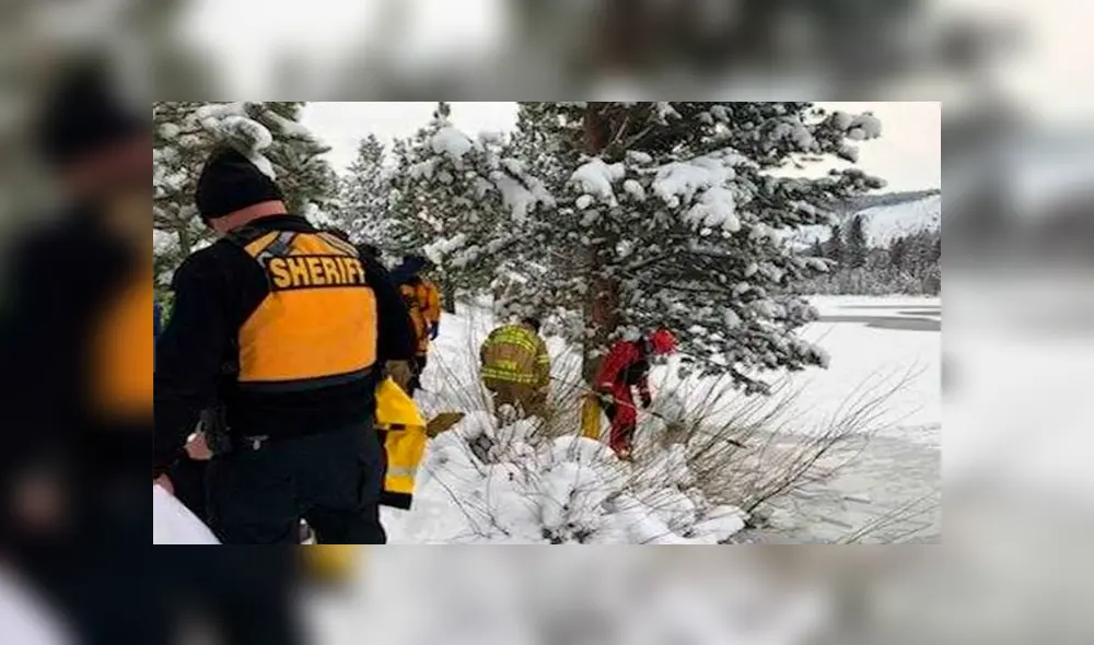 Muere ahogado al intentar salvar a sus mascotas que cayeron a un lago congelado [VIDEO] 