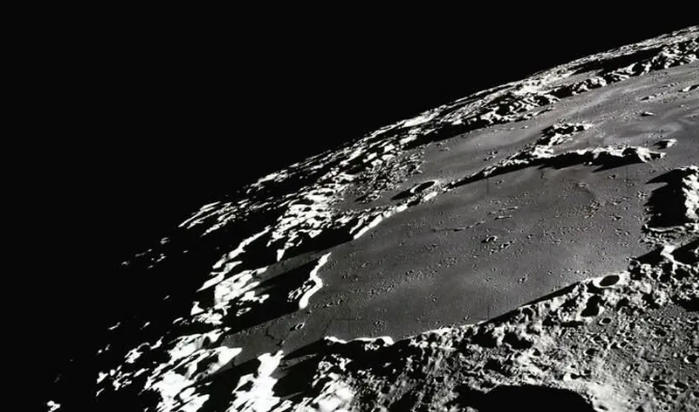 El agua en la Luna puede estar atrapada en lugares donde no recibe la luz del Sol. Foto: NASA