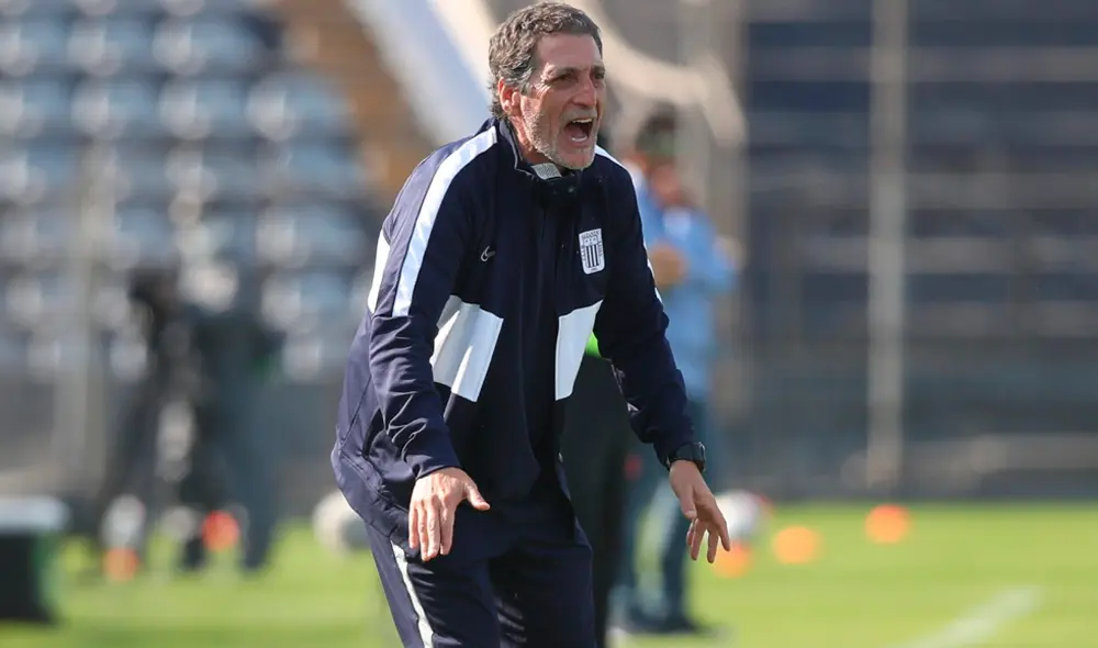 Mario Salas confundió a Alianza Lima con Sporting Cristal durante conferencia de prensa. Foto: Líbero