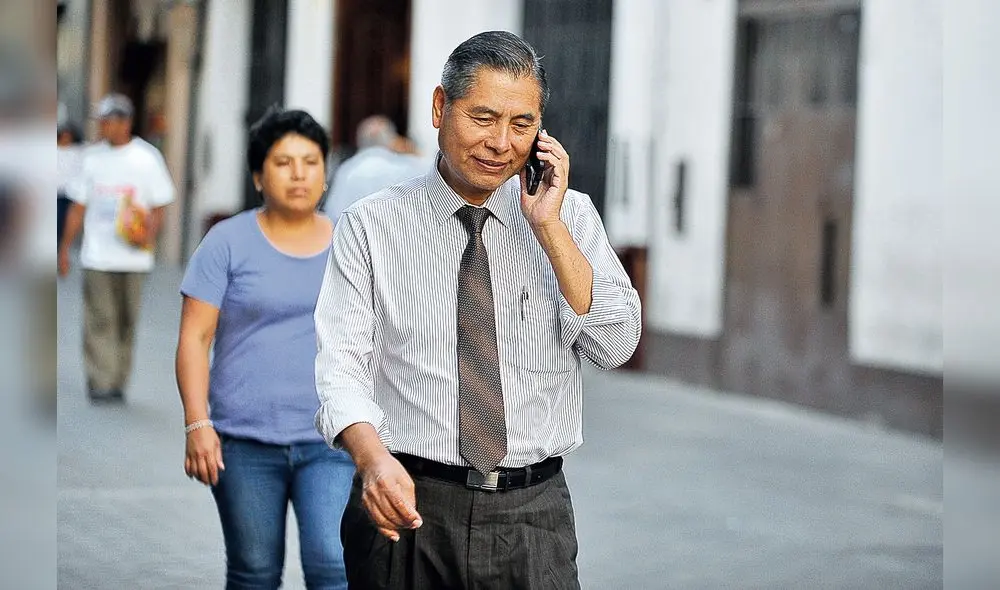 25-03-2019 JAVIER QUISPE ARCASI                                         PERSONAS HABLANDO POR TELEFONO