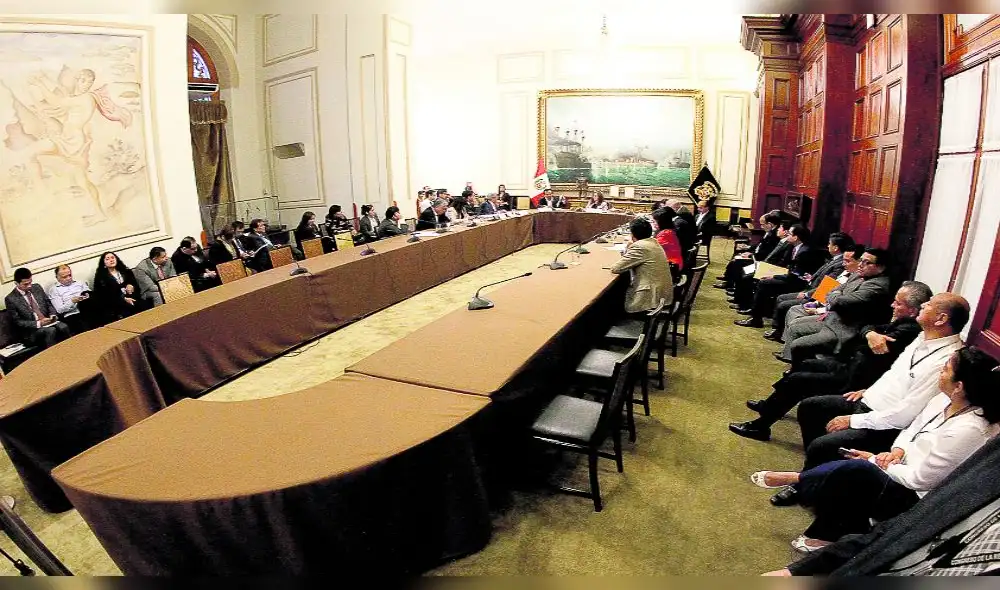 El Congreso destina S/ 6.9 mllns al mes en planilla de asesores