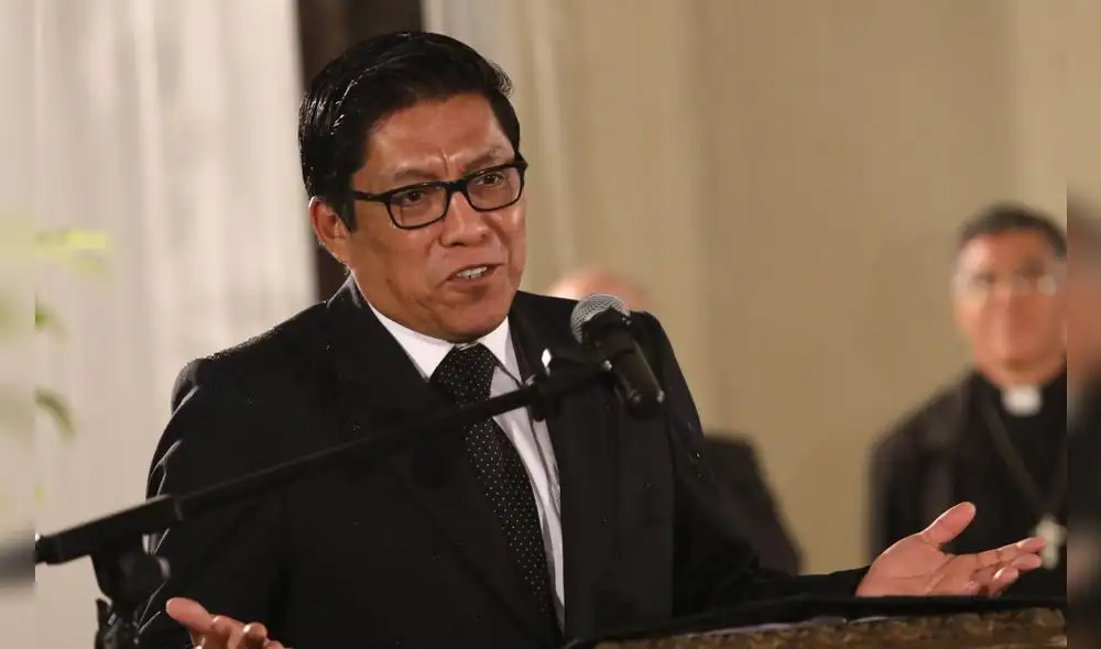 Zeballos pide que miembros de Constitución sean exonerados de semana de representación