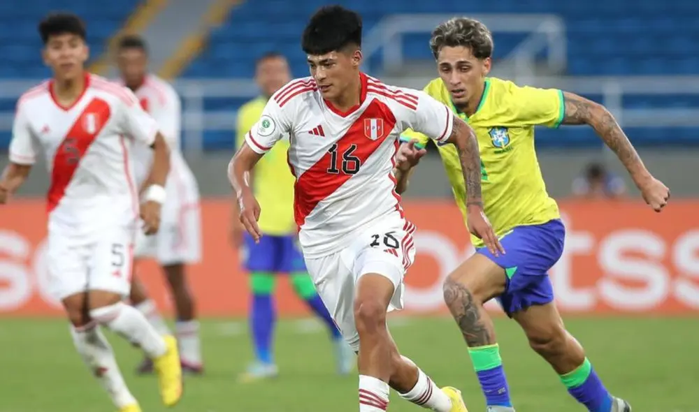 La Blanquirroja debutó ante la Canarinha en el Sudamericano sub-20. Foto: Twitter/Selección peruana