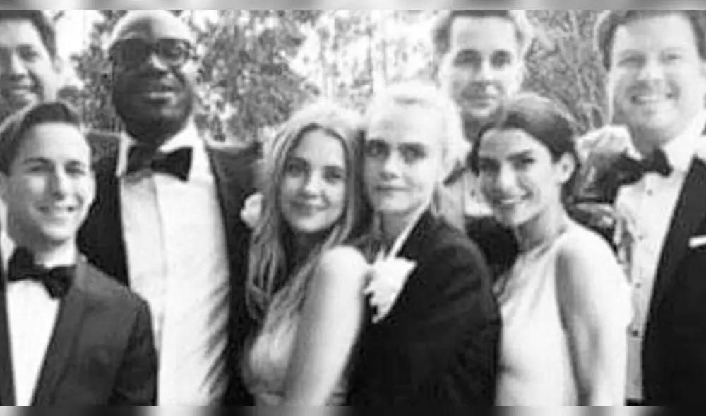 Cara Delevingne y Ashley Benson se convirtieron así en la pareja gay más famosa de Hollywood Cara Delevingne y Ashley Benson se convirtieron así en la pareja gay más famosa de Hollywood