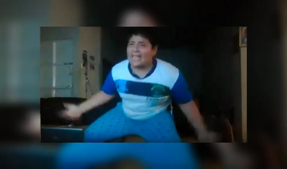 En Facebook, un niño se grabó bailando la canción ‘Ritmo’ de J Balvin y The Black Eyed Peas, al aprovechar la ausencia de su mamá. En Facebook, un niño se grabó bailando la canción ‘Ritmo’ de J Balvin y The Black Eyed Peas, al aprovechar la ausencia de su mamá.