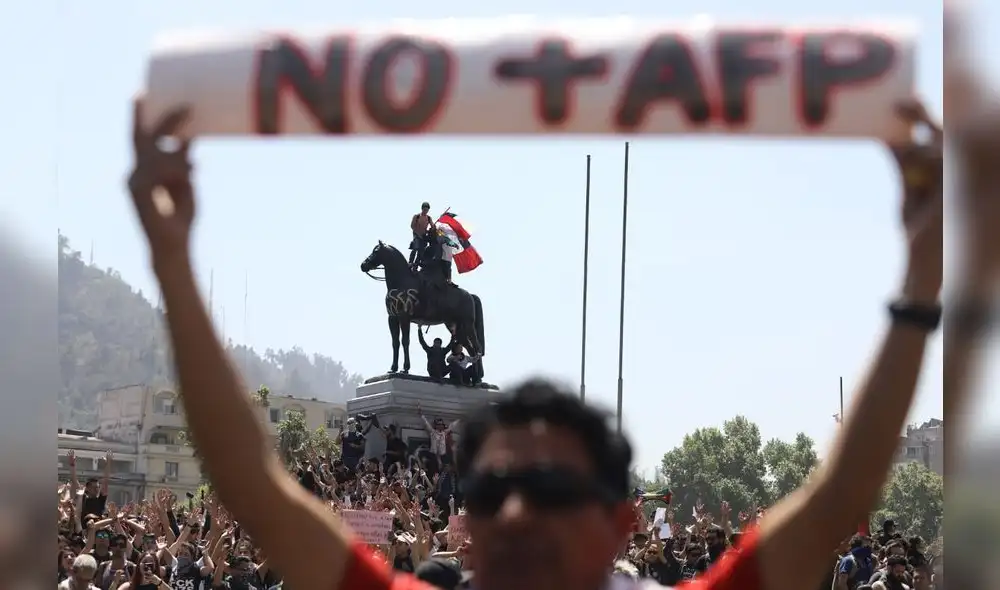 Las fotos que reflejan un Chile en crisis y colapsado por la violencia. Fotos: Jorge Cerdán Las fotos que reflejan un Chile en crisis y colapsado por la violencia. Fotos: Jorge Cerdán
