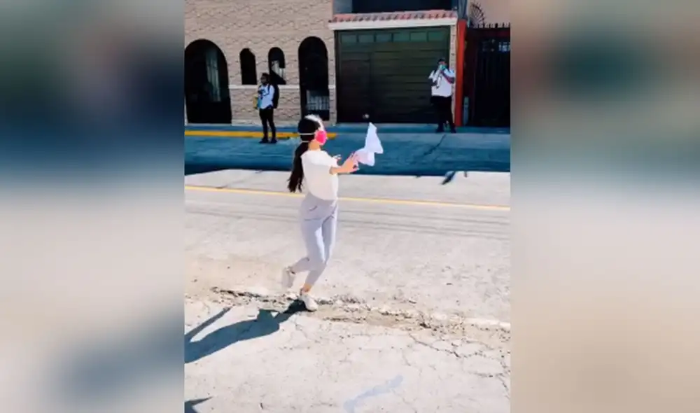 Desliza las imágenes para ver más detalles sobre esta joven que deleitó al ritmo de una marinera norteña en plena calle. (Foto: captura / TikTok)
