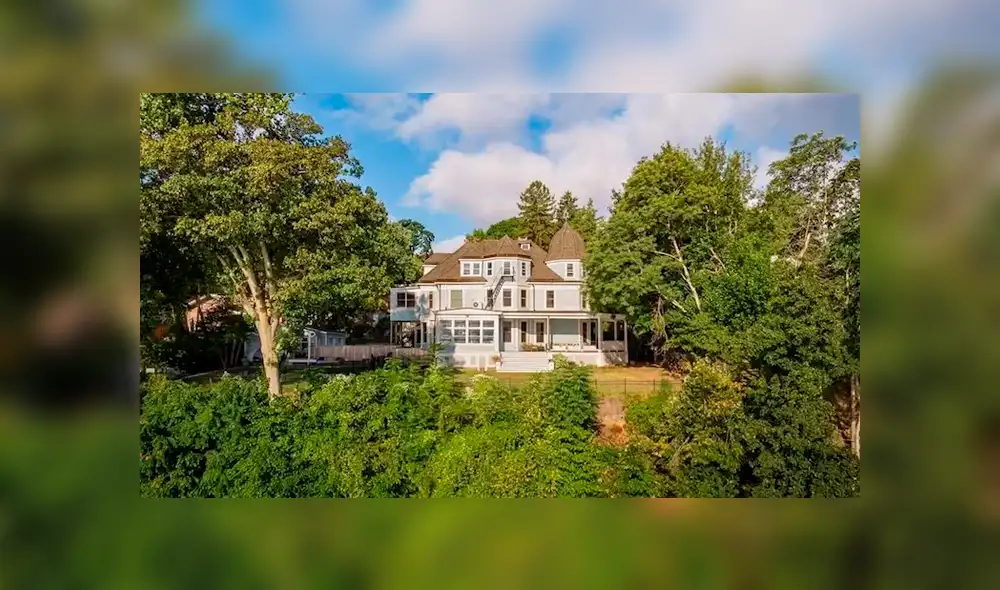 En los 429 metros cuadrados de la inmensa casa, no sabes si te cruzarás con algo extraño. Foto: Trulia.