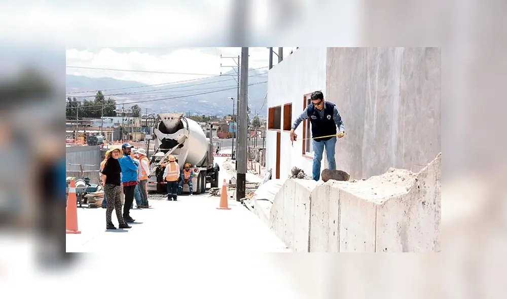 problemas. Edil de Yanahuara comprobó que existen deficiencias en la construcción, que podrían perjudicar a los pobladores. medida. Vecinos de la variante protestaron. problemas. Edil de Yanahuara comprobó que existen deficiencias en la construcción, que podrían perjudicar a los pobladores. medida. Vecinos de la variante protestaron.