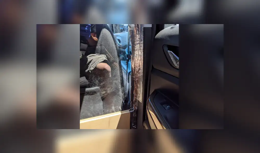 Desliza para ver algunos de los más curiosos 'sistemas de seguridad' de algunos taxistas. Foto: Zeke_Cao/Twitter Desliza para ver algunos de los más curiosos 'sistemas de seguridad' de algunos taxistas. Foto: Zeke_Cao/Twitter