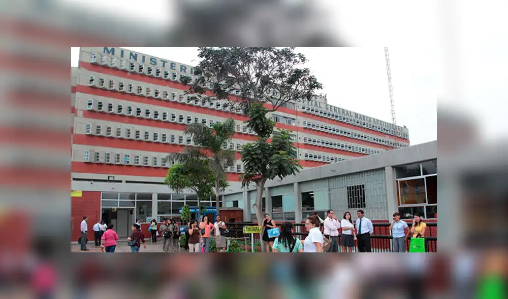 Padres de bebé que se encuentra grave denuncian negligencia en hospital María Auxiliadora