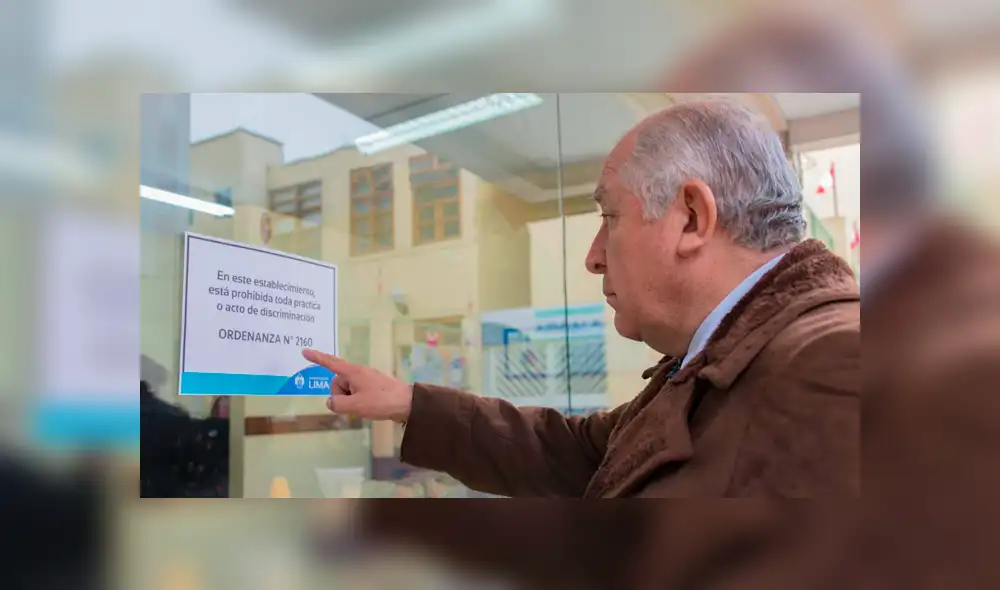 Cartel contra la discriminación será obligatorio en todos los establecimientos públicos. Cartel contra la discriminación será obligatorio en todos los establecimientos públicos.