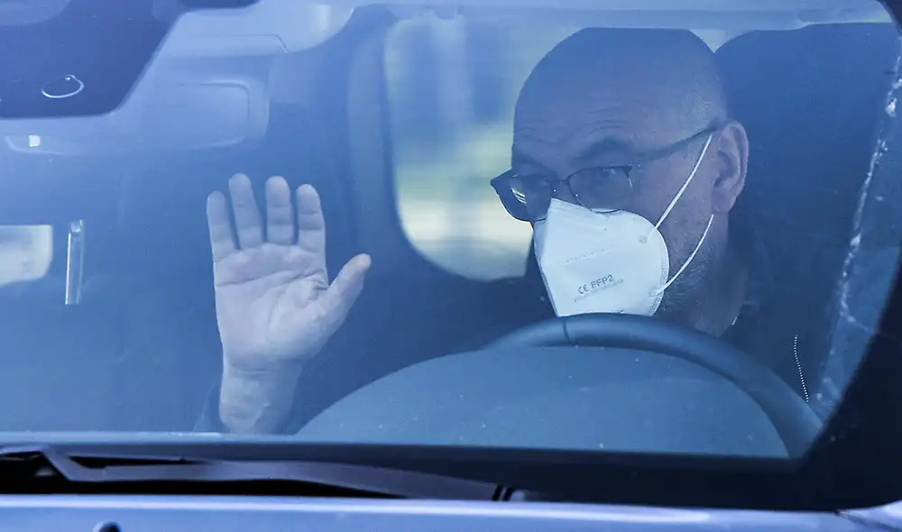 El técnico de la Juventus llegando a las instalaciones del club con su mascarilla. | Foto: AFP