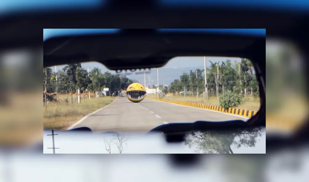 Escapar de los fantasmas, recoger fruta y un bar temático de los ochenta es lo que ofrece un laberinto de Pac-Man de tamaño real.