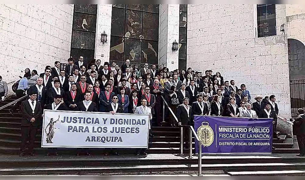 extremo. Jueces no atenderán ninguna audiencia el jueves 26 de diciembre, así acordaron. extremo. Jueces no atenderán ninguna audiencia el jueves 26 de diciembre, así acordaron.