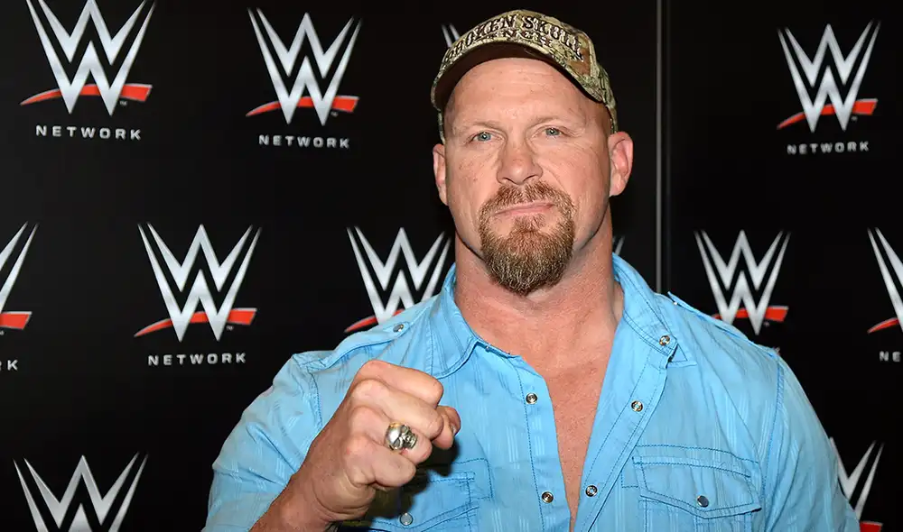 Una de las leyendas de la WWE atacó a Bad Bunny en su nuevo video clip publicado en YouTube.