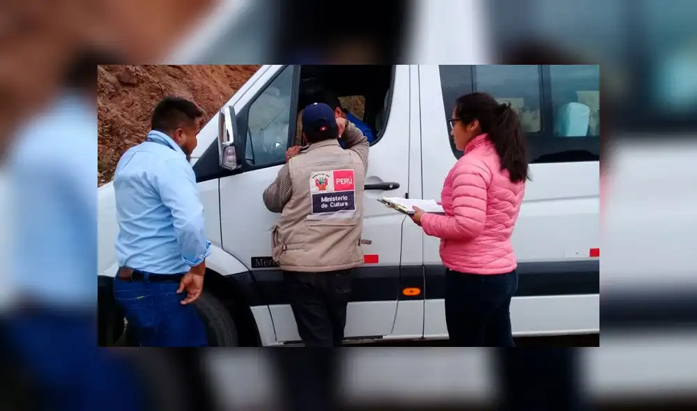 Denuncian que vehículo de servicio turístico ingresó a zona considerada patrimonio cultural. Créditos: Facebook.