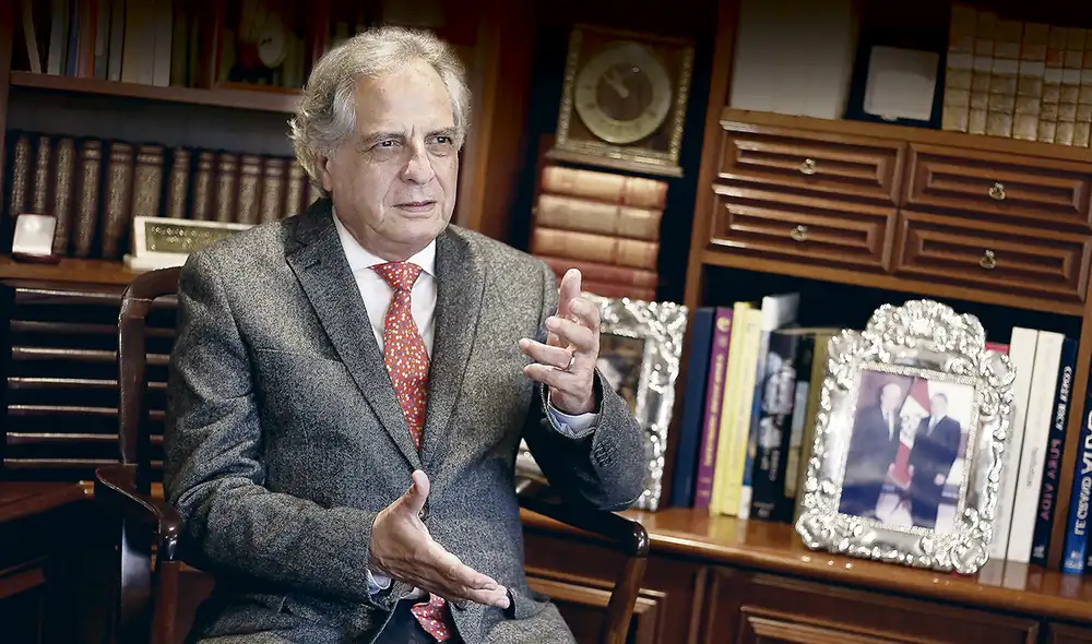 Dice que no. Rodríguez Cuadros asegura que no le interesa ocupar ningún puesto en el Gobierno. Es alguien cercano a Boluarte. Foto: Antonio Melgarejo/La República Dice que no. Rodríguez Cuadros asegura que no le interesa ocupar ningún puesto en el Gobierno. Es alguien cercano a Boluarte. Foto: Antonio Melgarejo/La República