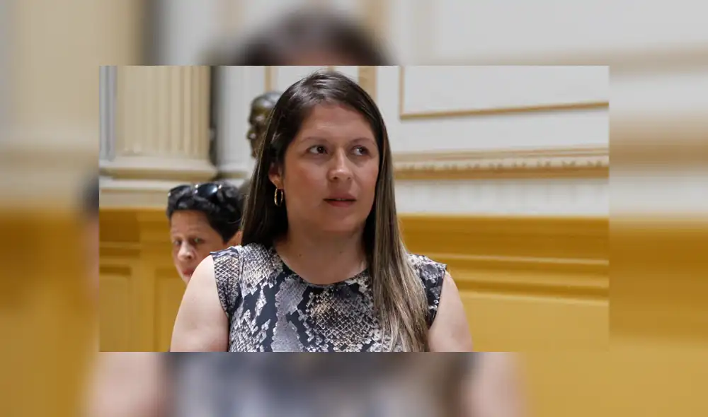 Vilcatoma muestra foto de terremoto en Chile en solidaridad a los damnificados por sismo de Loreto