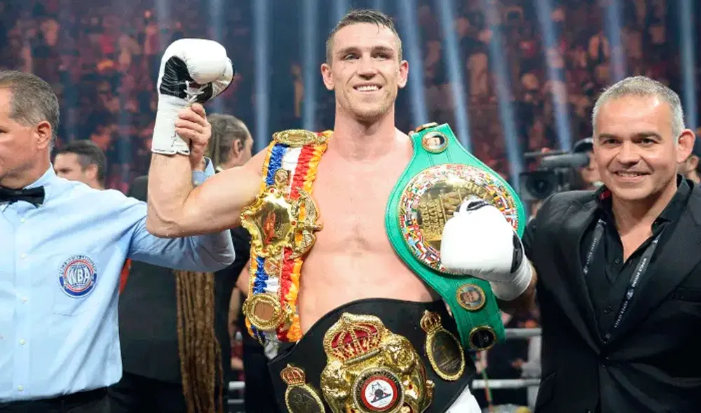 Smith enfrentará a 'Canelo' por los títulos de AMB, CMB y Ring Magazine. Foto: AFP