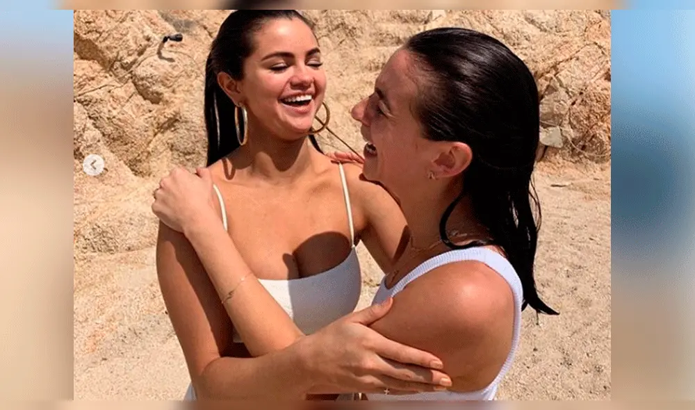 Selena Gomez posa en sexy bikini y sorprende con su voluptuosa figura [FOTOS]