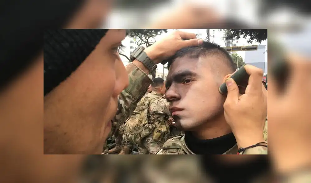 Familias enteras disfrutaron del variado y colorido cronograma del Desfile Militar. (Foto: La República)