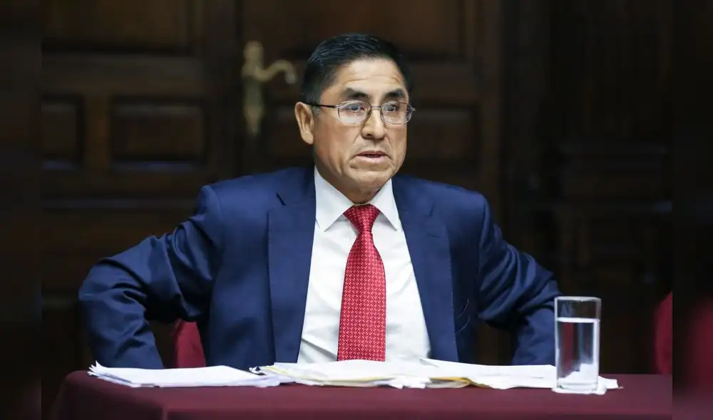 Concurrencia. Hinostroza es investigado por la presunta comisión de cohecho activo genérico, delito que existe en España. Concurrencia. Hinostroza es investigado por la presunta comisión de cohecho activo genérico, delito que existe en España.