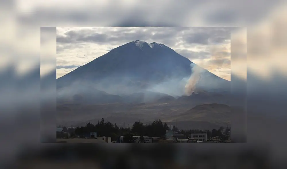 Incendio forestal en el volcán Misti Incendio forestal en el volcán Misti