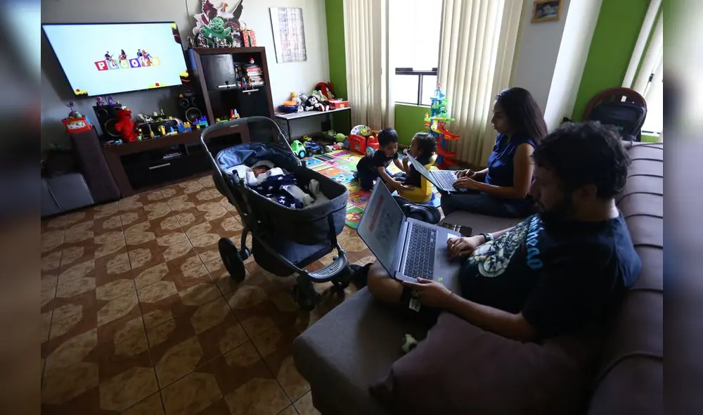 Los Bessombes-Sánchez en pleno. Benjamín aún no ha podido ser registrado en la Reniec. Foto: Michael Ramón.