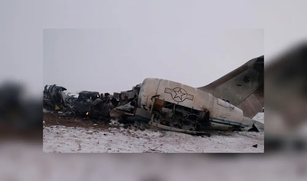 Así quedó el avión de Estados Unidos siniestrado en territorio afgano. Foto: Difusión