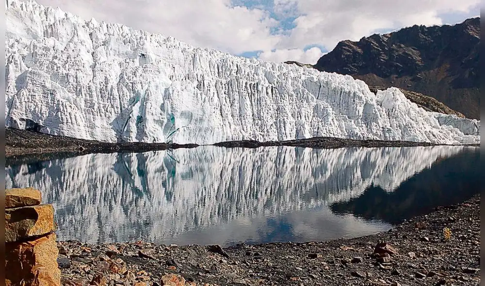 fin del hielo. El glaciar Pastoruri (Huaraz) también se ve afectado por el deshielo progresivo, a raíz del calentamiento global. fin del hielo. El glaciar Pastoruri (Huaraz) también se ve afectado por el deshielo progresivo, a raíz del calentamiento global.