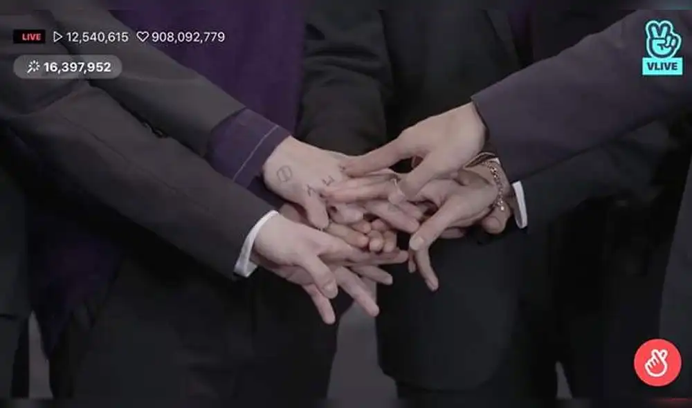 We Purple You fue el nombre del evento, que se emitió horas antes del lanzamiento del álbum.