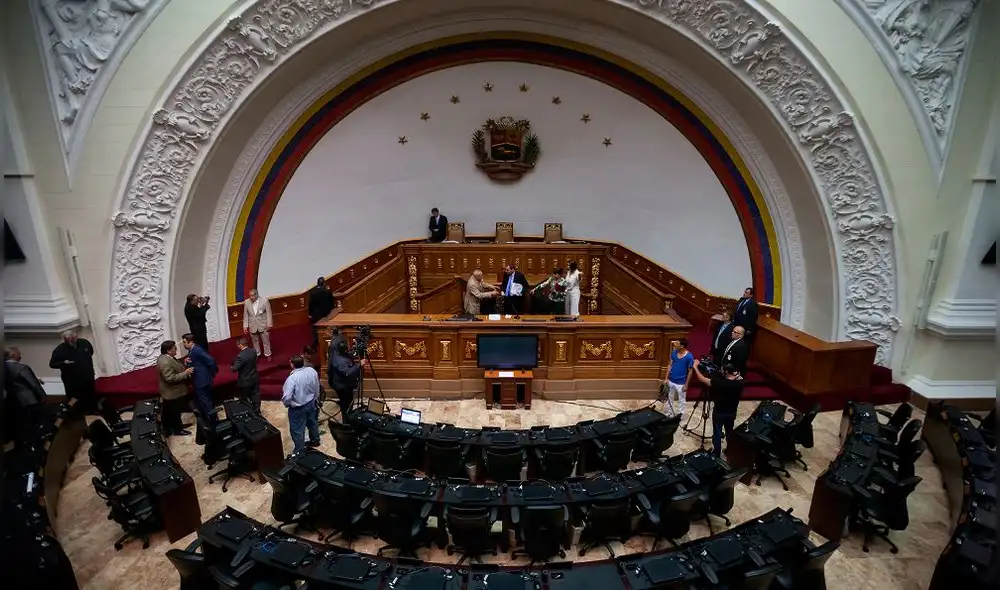 Autogolpe en Venezuela: Tribunal Supremo de Justicia deroga asumir competencias del Parlamento 