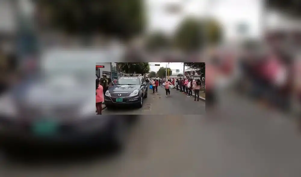 Caos en colas de banco tras cierre de sede central en Trujillo por coronavirus Caos en colas de banco tras cierre de sede central en Trujillo por coronavirus