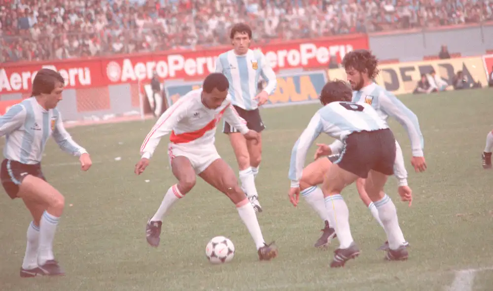 Perú ganó dos veces en Lima, en las eliminatorias para los mundiales de 1970 y 1986. Foto: Archivo GLR